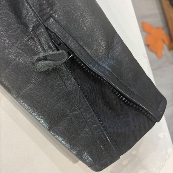 Vintage Women’s biker jacket 100% leather - Picture 4 of 4